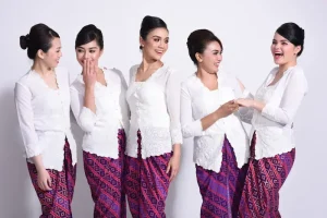 Respect &amp; Traditions: A Modern Traveler’s Guide to Malaysian Social Etiquette