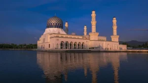 The Borneo Gateway: From Mount Kinabalu Treks to Sunset Cruises