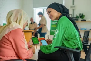 Staying Connected in Malaysia: SIM Card vs. eSIM vs. International Roaming