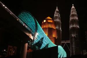 Using ATMs in Malaysia: Fees, Locations &amp; Best Banks for Tourists.