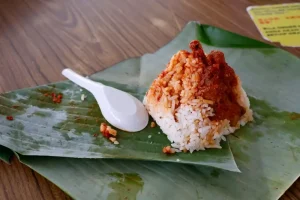 Assam Laksa vs. Curry Laksa: Which Malaysian Noodle Dish Will You Choose?