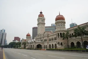 ATM Fees in Malaysia: How to Avoid Them &amp; Save Money on Withdrawals.