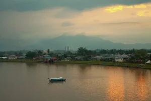 How to Get Around Kuching: Taxis, Grab, and Public Transport Options
