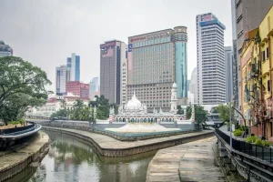 Kuala Lumpur After Dark: Top Bars, Clubs, and Night Markets in KL